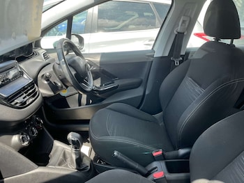 Used Peugeot 208 2013 for sale - 79018226: Photo
