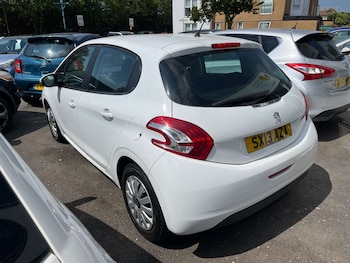 Used Peugeot 208 2013 for sale - 79018226: Photo