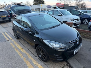 Used Mazda Mazda2 2015 for sale - 77245596: Photo