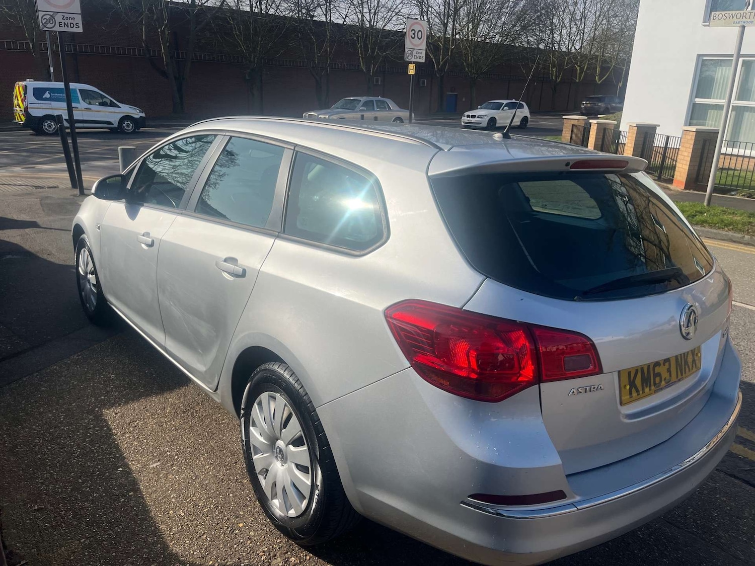 Used Vauxhall Astra 2013 for sale - 76600814: Photo 2