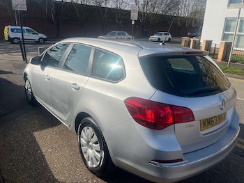Used Vauxhall Astra 2013 for sale - 76278061: Photo 2