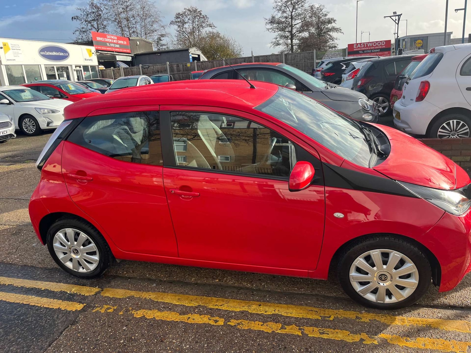 Used Toyota AYGO 2016 for sale - 76830889: Photo 6