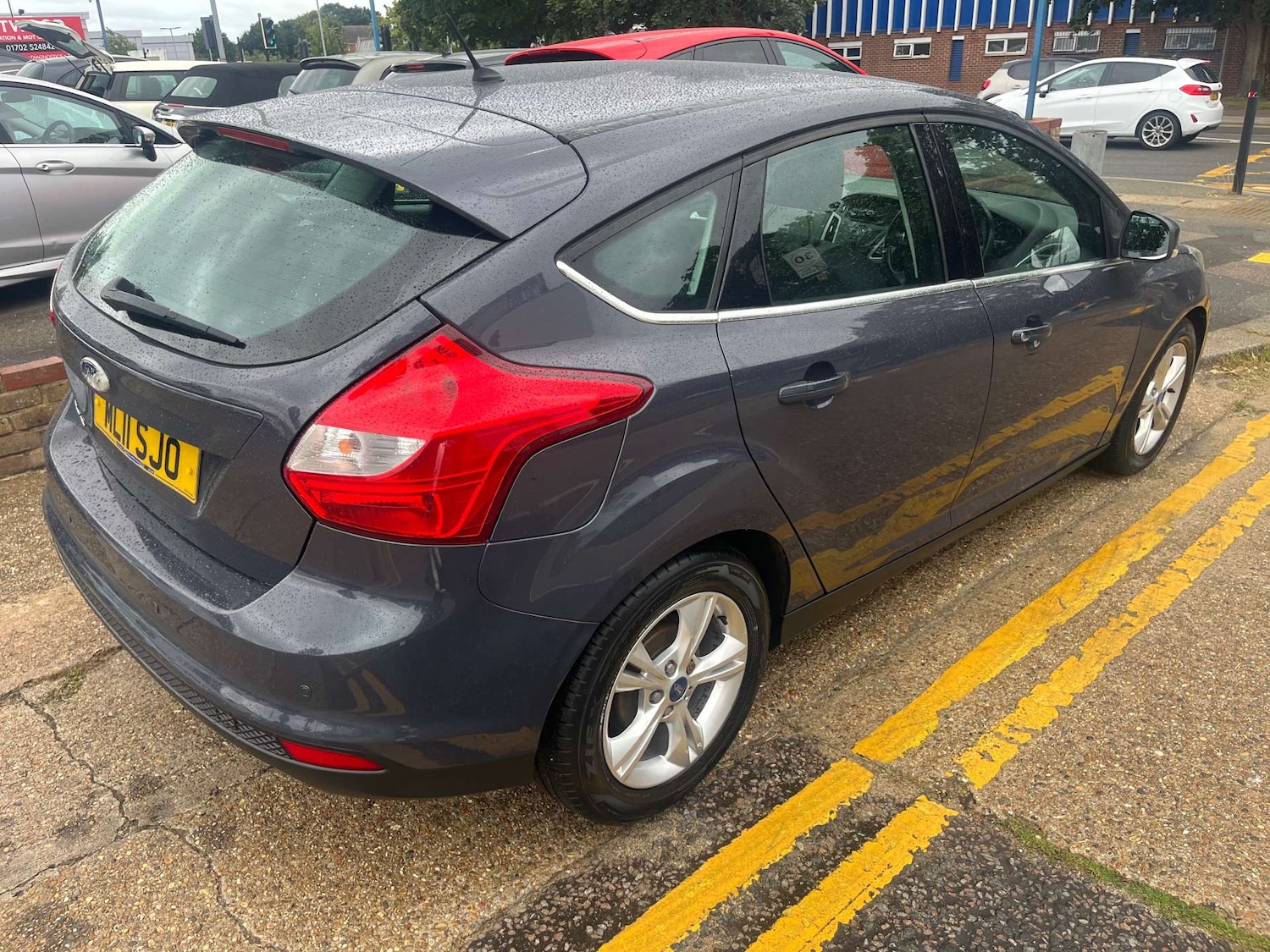 Used Ford Focus 2011 for sale - 76601368: Photo 2