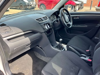 Used Suzuki Swift 2012 for sale - 79366311: Photo