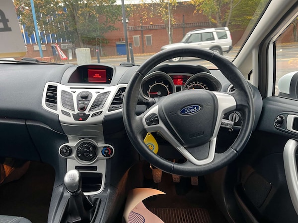 Used Ford Fiesta 2011 for sale - 76266407: Photo 10