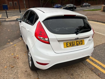 Used Ford Fiesta 2011 for sale - 76266407: Photo 2