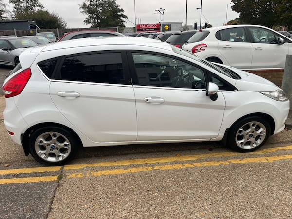 Used Ford Fiesta 2011 for sale - 76266407: Photo 9
