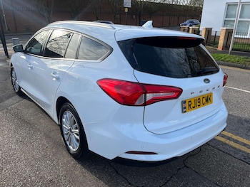 Used Ford Focus 2019 for sale - 76601072: Photo