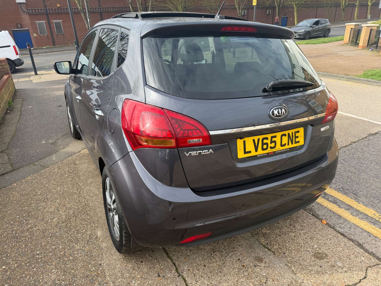 Used Kia Venga 2015 for sale - 77639575: Photo 2