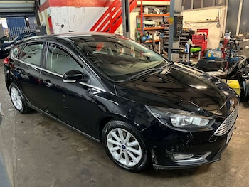 2016 - 1.0 Focus Titanium 5dr