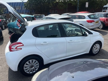 Used Peugeot 208 2013 for sale - 75513319: Photo