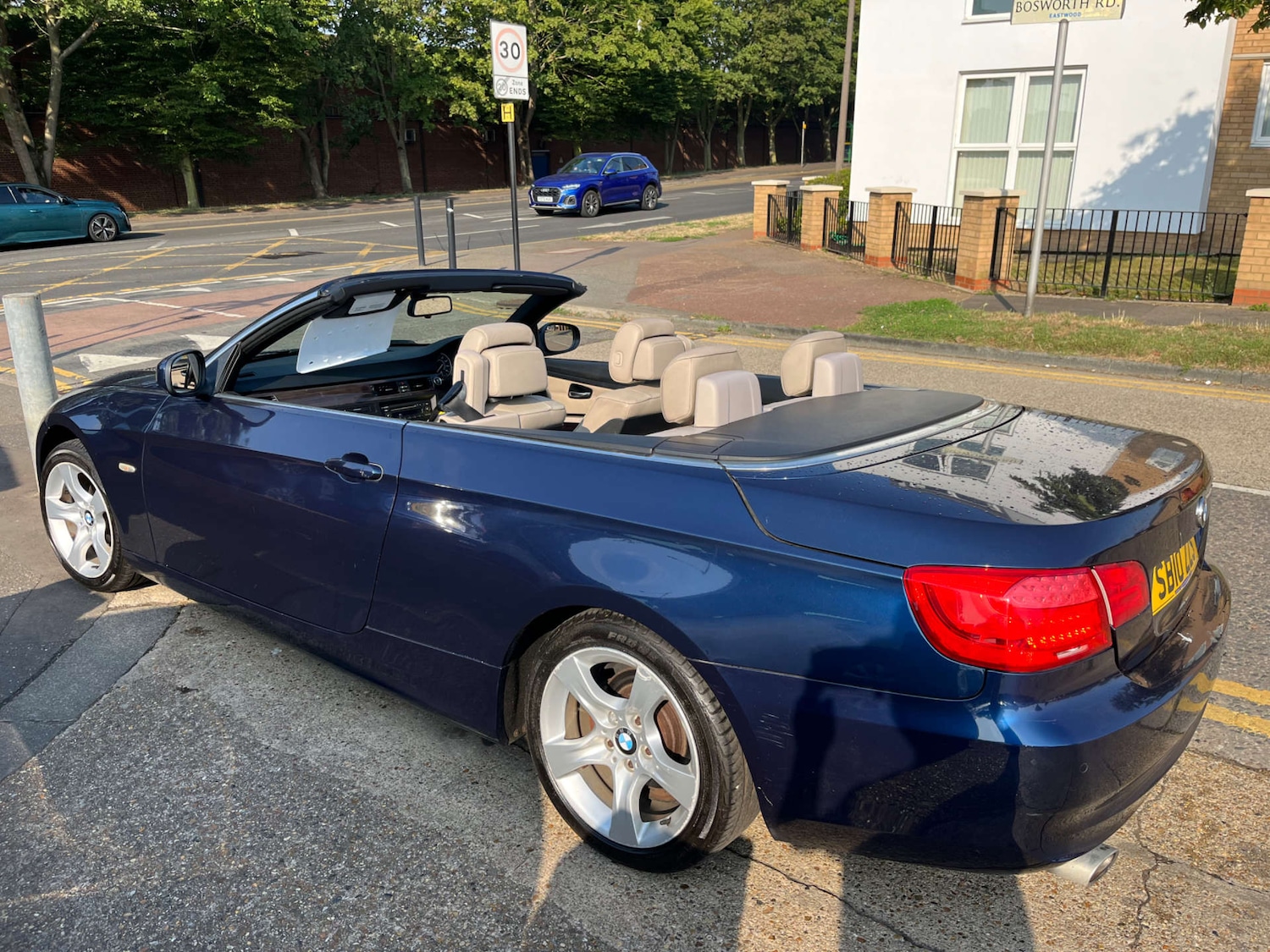 Used BMW 3 Series 2010 for sale - 76278077: Photo 2