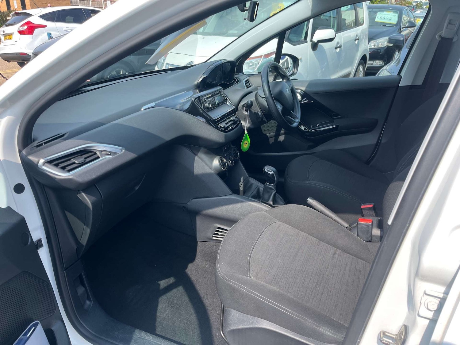 Used Peugeot 208 2013 for sale - 76601426: Photo 6