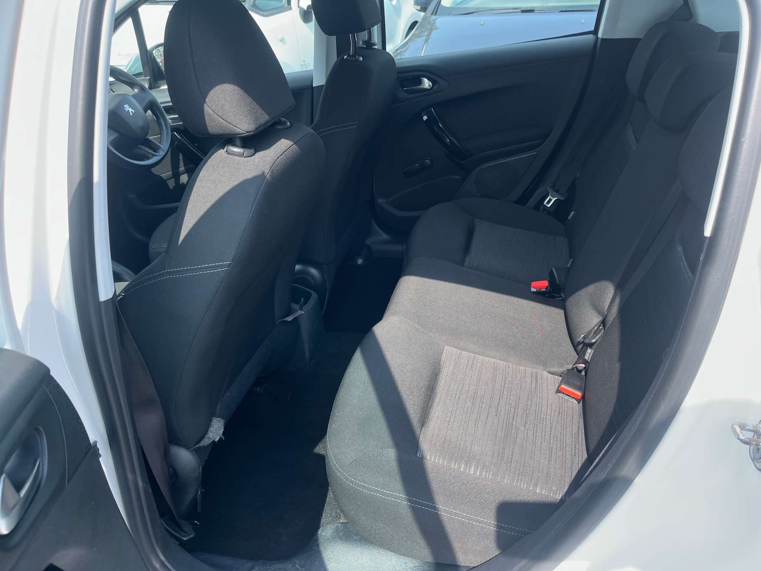 Used Peugeot 208 2013 for sale - 76601426: Photo 7