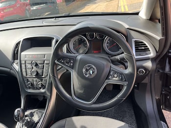 Used Vauxhall Astra 2012 for sale - 78680985: Photo