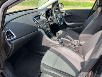Used Vauxhall Astra 2012 for sale - 78680985: Photo