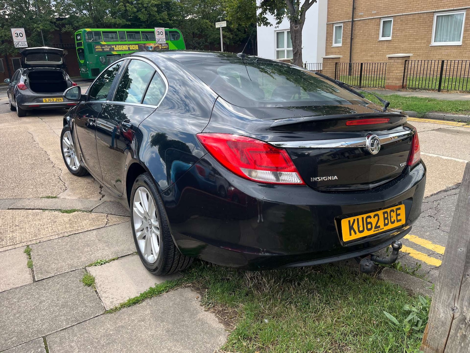 Used Vauxhall Insignia 2012 for sale - 76601412: Photo 2