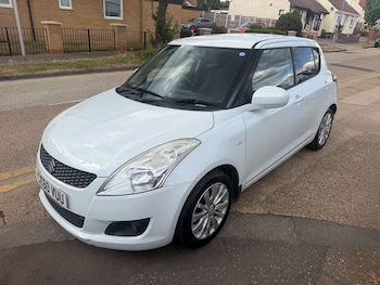 Used Suzuki Swift 2010 for sale - 79571674: Photo