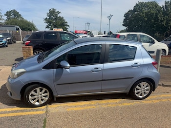 Used Toyota Yaris 2013 for sale - 79184477: Photo
