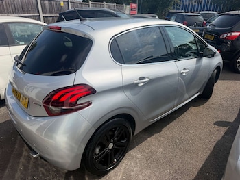 Used Peugeot 208 2017 for sale - 79283692: Photo