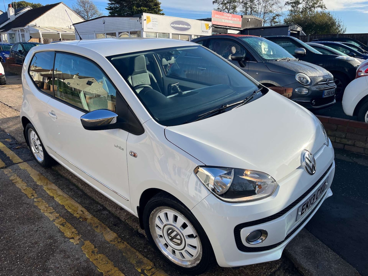 Used Volkswagen up! 2013 for sale - 76429328: Photo 1