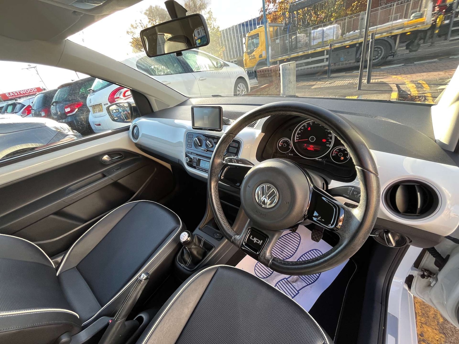 Used Volkswagen up! 2013 for sale - 76429328: Photo 13