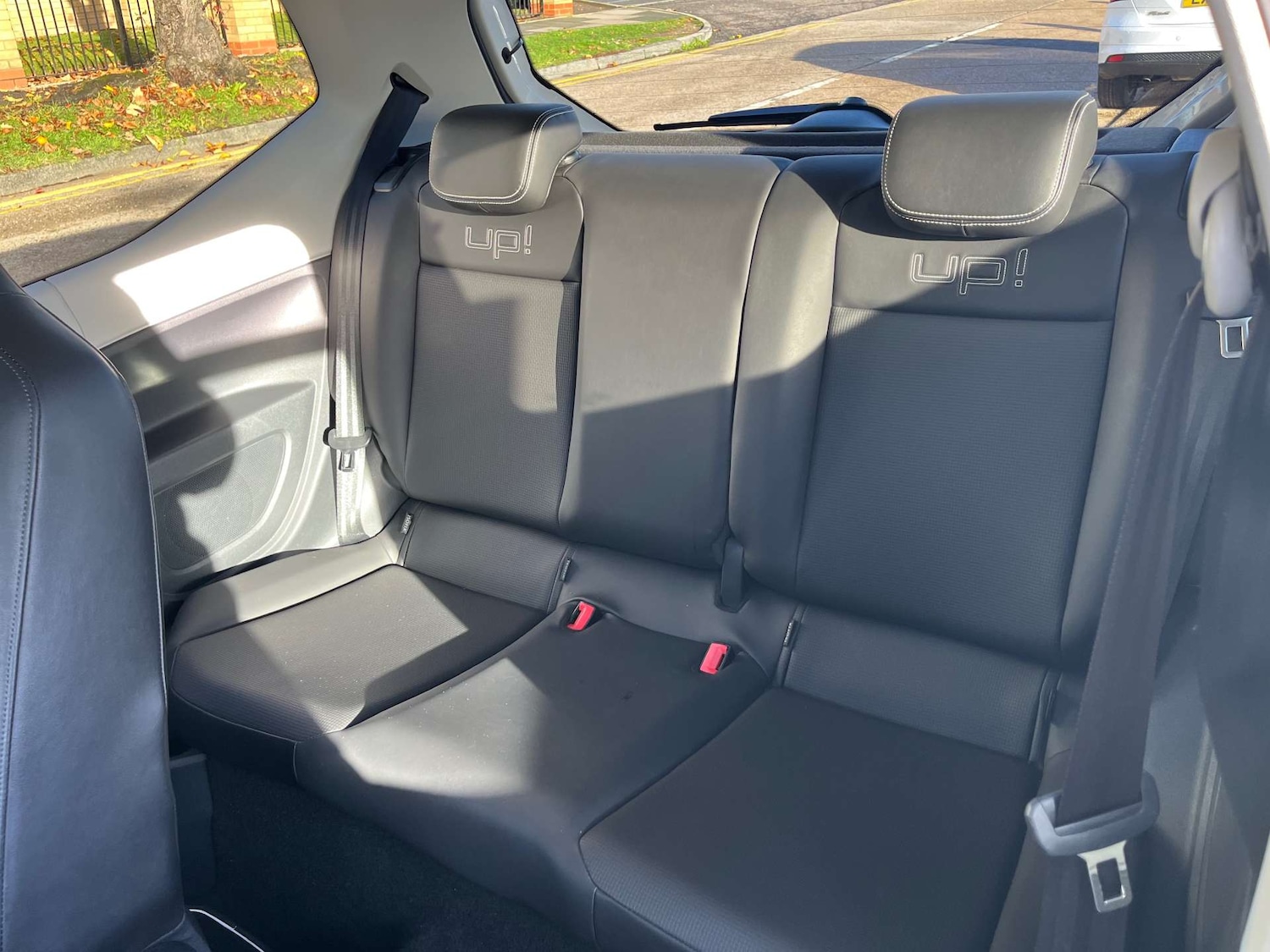 Used Volkswagen up! 2013 for sale - 76429328: Photo 16