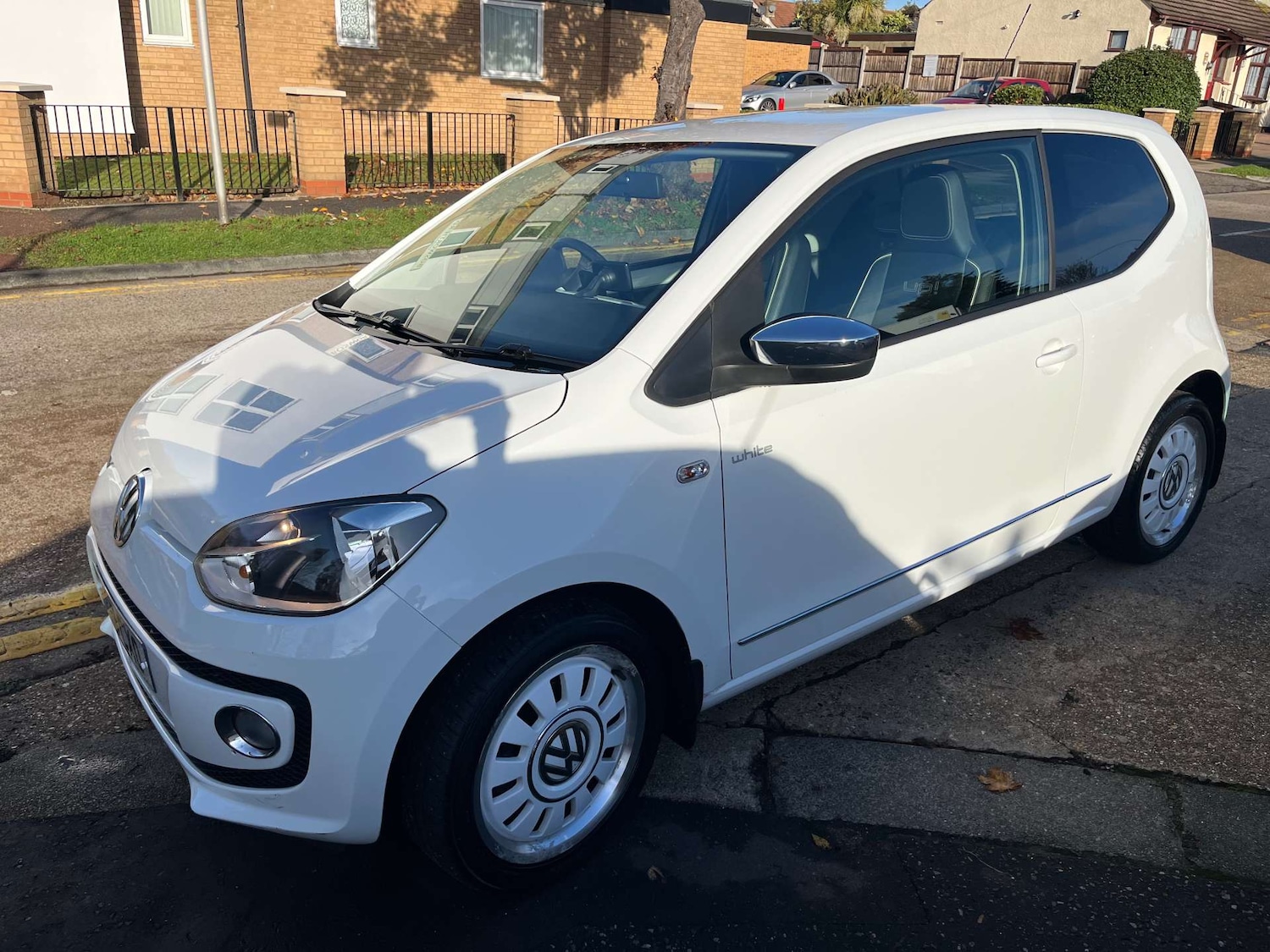 Used Volkswagen up! 2013 for sale - 76429328: Photo 3