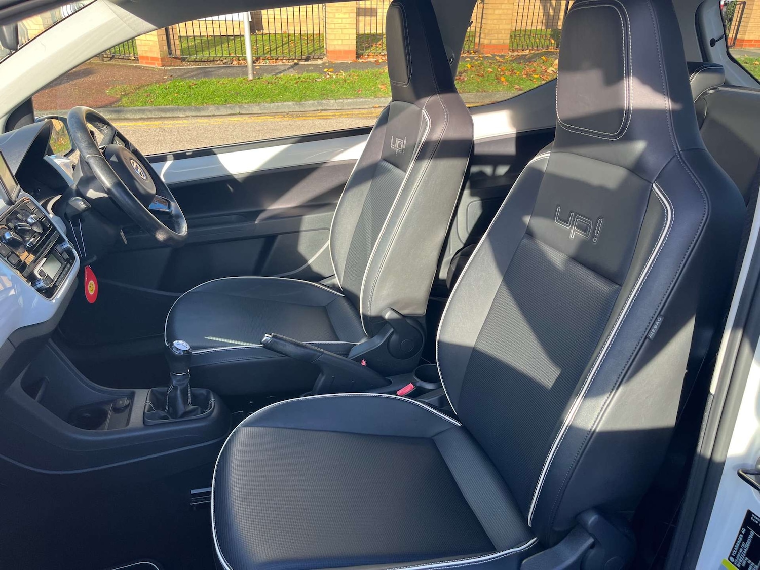 Used Volkswagen up! 2013 for sale - 76429328: Photo 9