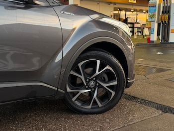 Used Toyota C-HR 2020 for sale - 77522175: Photo