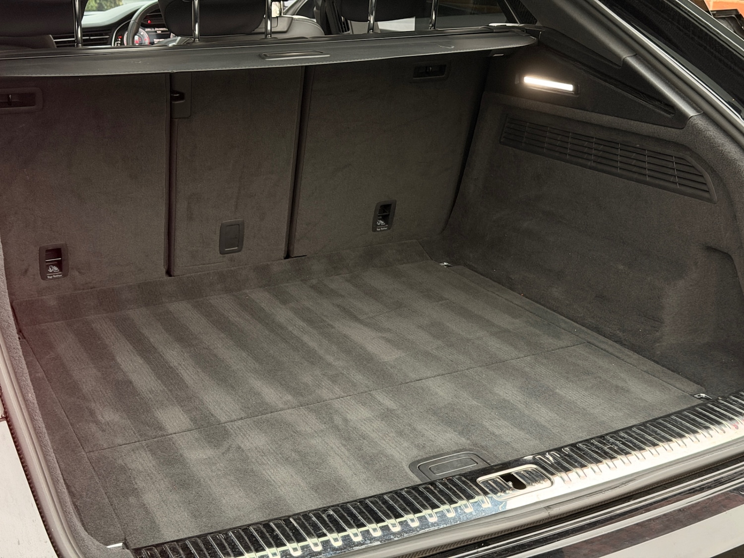 Used Audi Q8 2021 for sale - 77370742: Photo 50