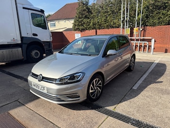 Used Volkswagen Golf 2019 for sale - 75572563: Photo