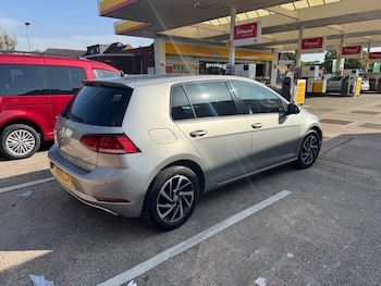 Used Volkswagen Golf 2019 for sale - 75572563: Photo
