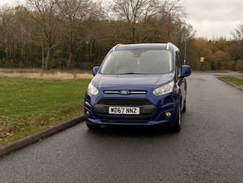 Used Ford Grand Tourneo Connect 2018 for sale - 76542733: Photo