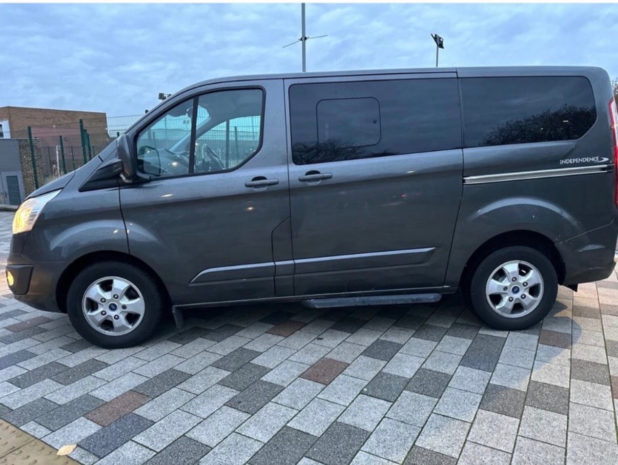 Used Ford Tourneo Custom 2017 for sale - 77152248: Photo 2