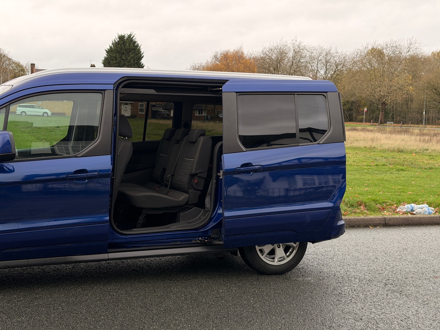 Used Ford Grand Tourneo Connect 2018 for sale - 76963183: Photo 3