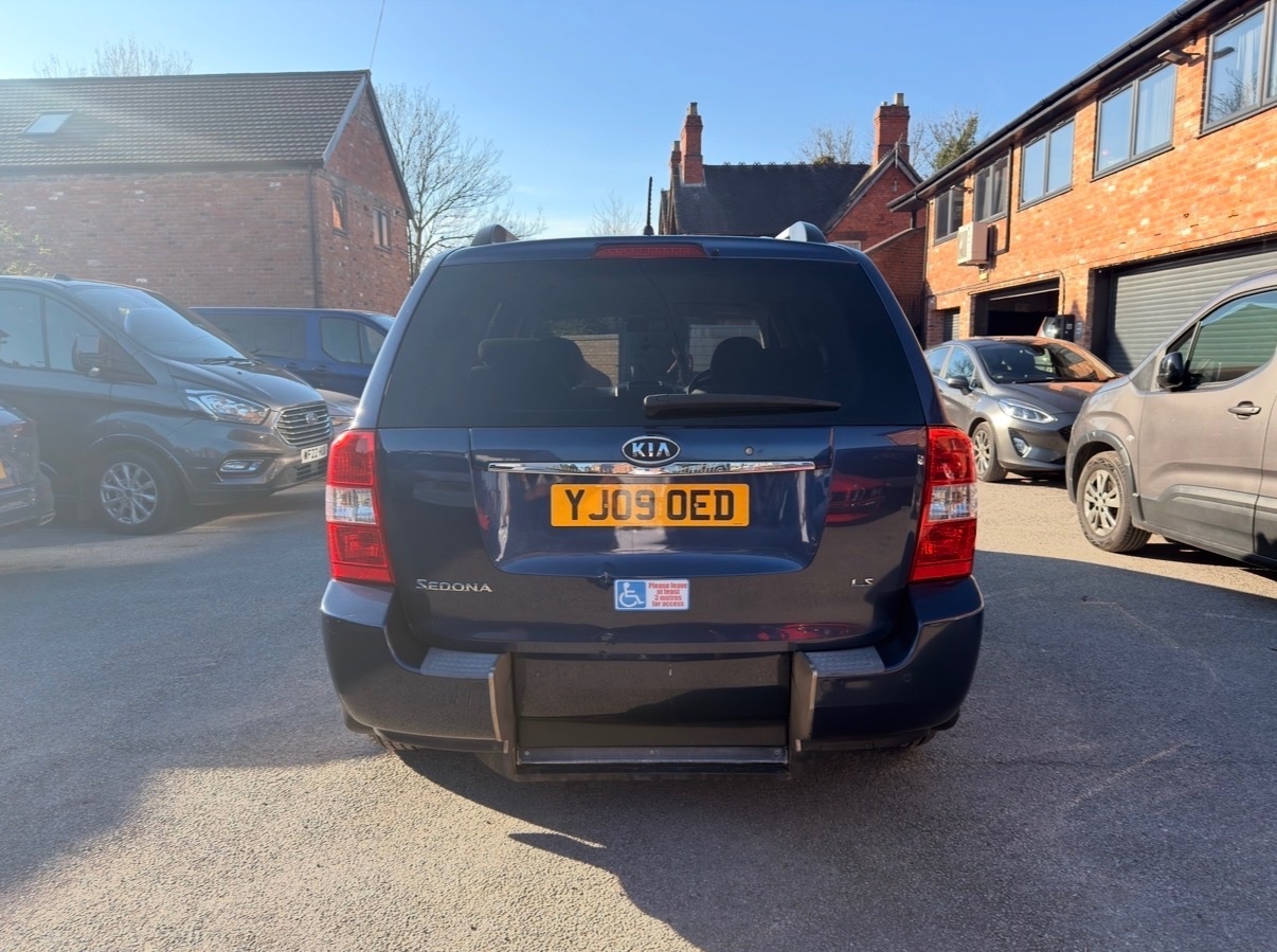 Used Kia Sedona 2009 for sale - 77934755: Photo 2