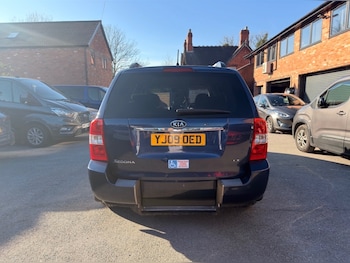 Used Kia Sedona 2009 for sale - 77934755: Photo