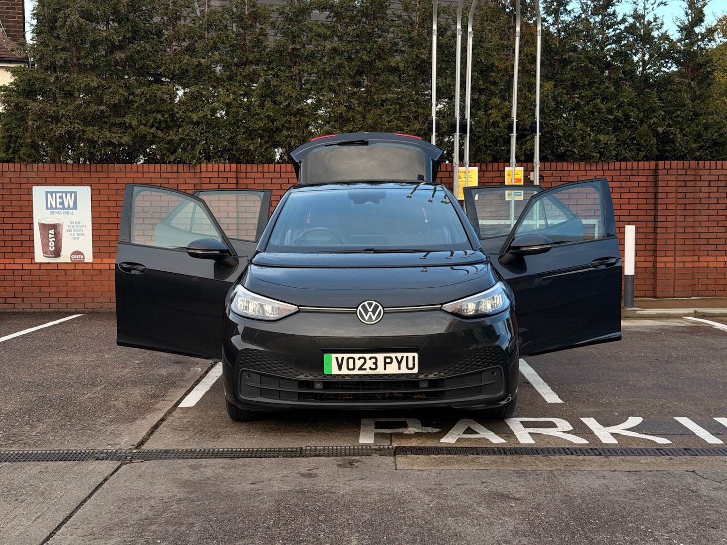 Used Volkswagen ID.3 2023 for sale - 76960742: Photo 2