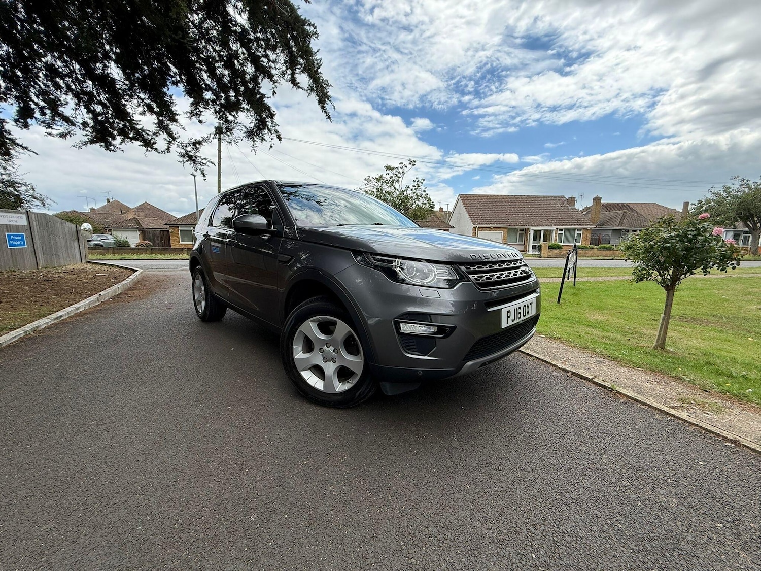 Used Land Rover Discovery Sport 2016 for sale - 76688830: Photo 1