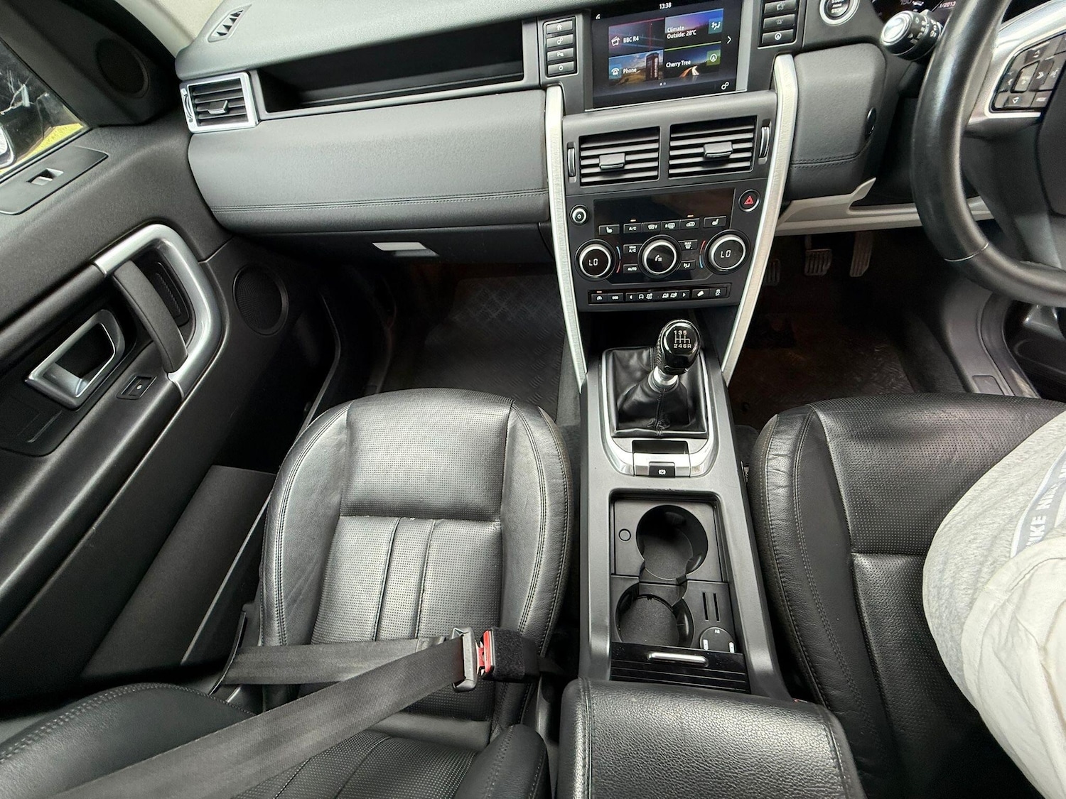 Used Land Rover Discovery Sport 2016 for sale - 76688830: Photo 12