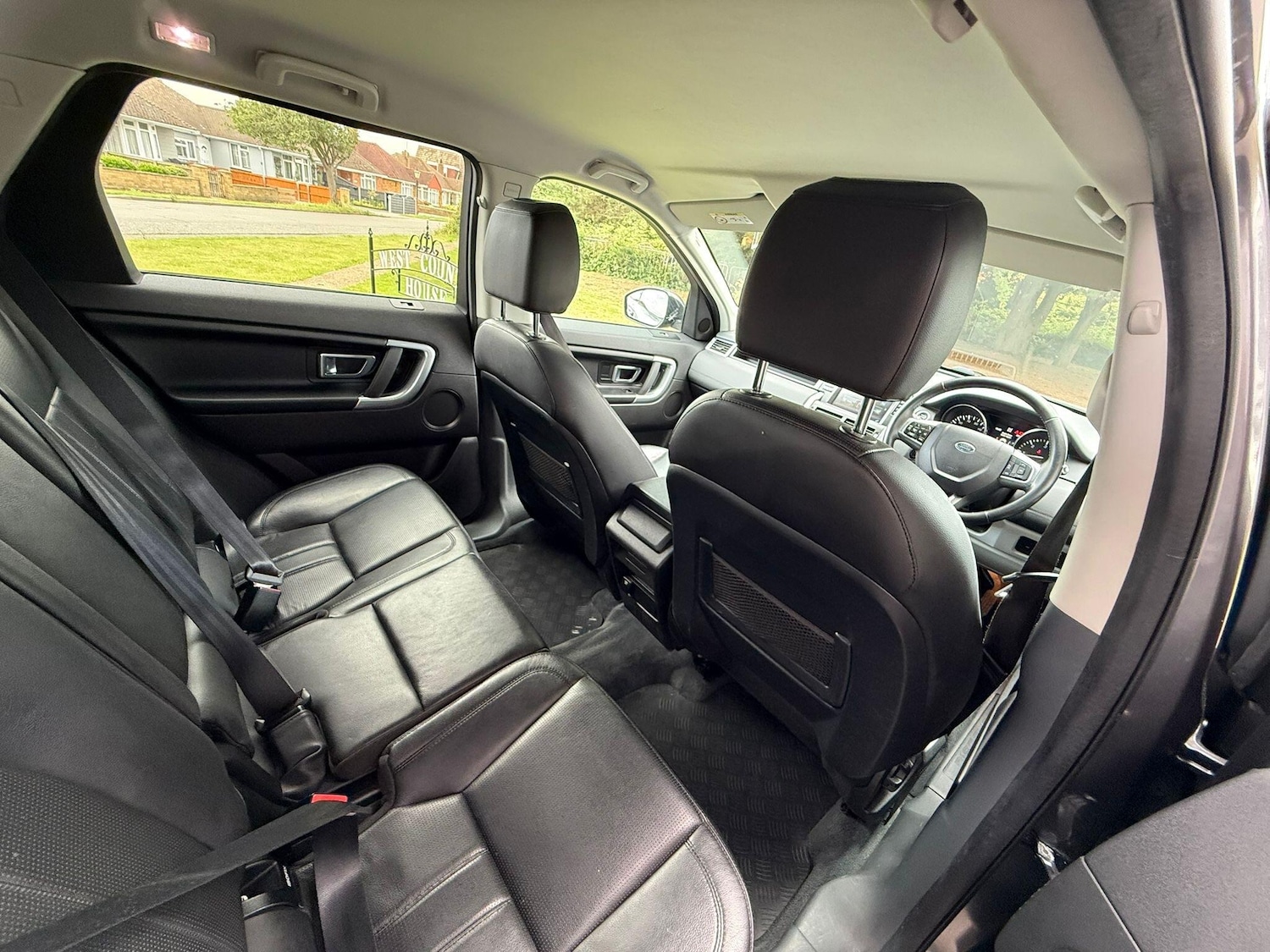 Used Land Rover Discovery Sport 2016 for sale - 76688830: Photo 16