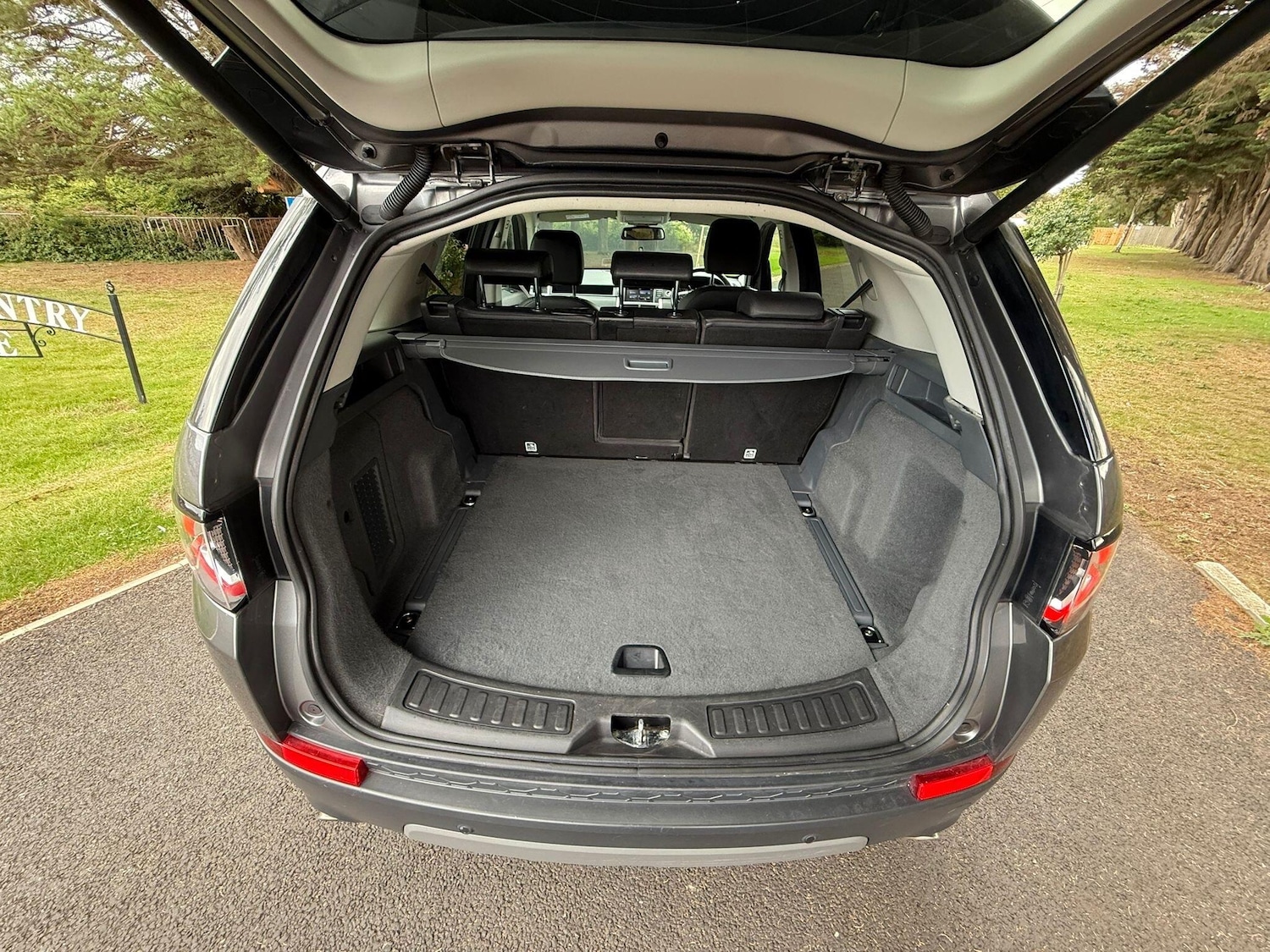 Used Land Rover Discovery Sport 2016 for sale - 76688830: Photo 18