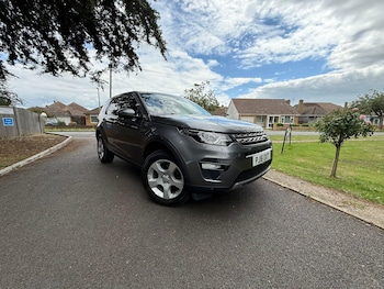 Used Land Rover Discovery Sport 2016 for sale - 76688830: Photo
