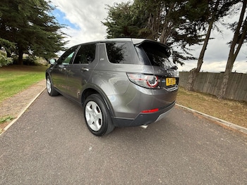 Used Land Rover Discovery Sport 2016 for sale - 76688830: Photo