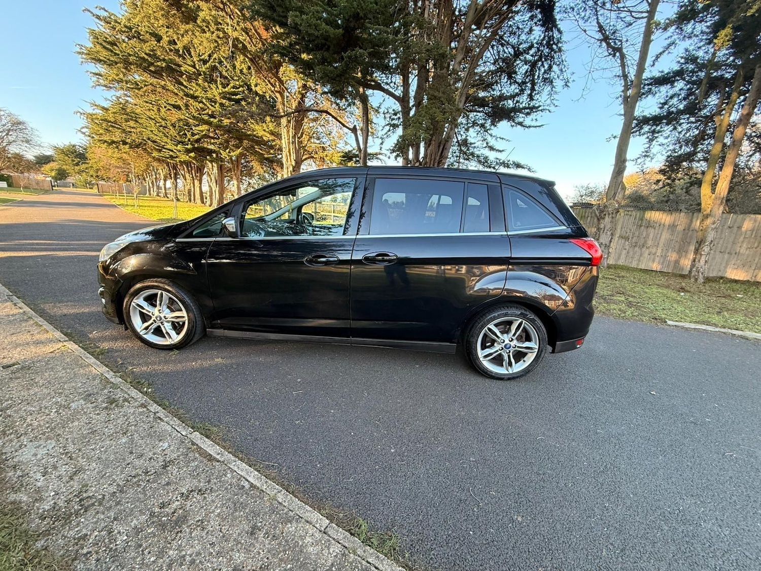 Used Ford Grand C-Max 2015 for sale - 77108840: Photo 4