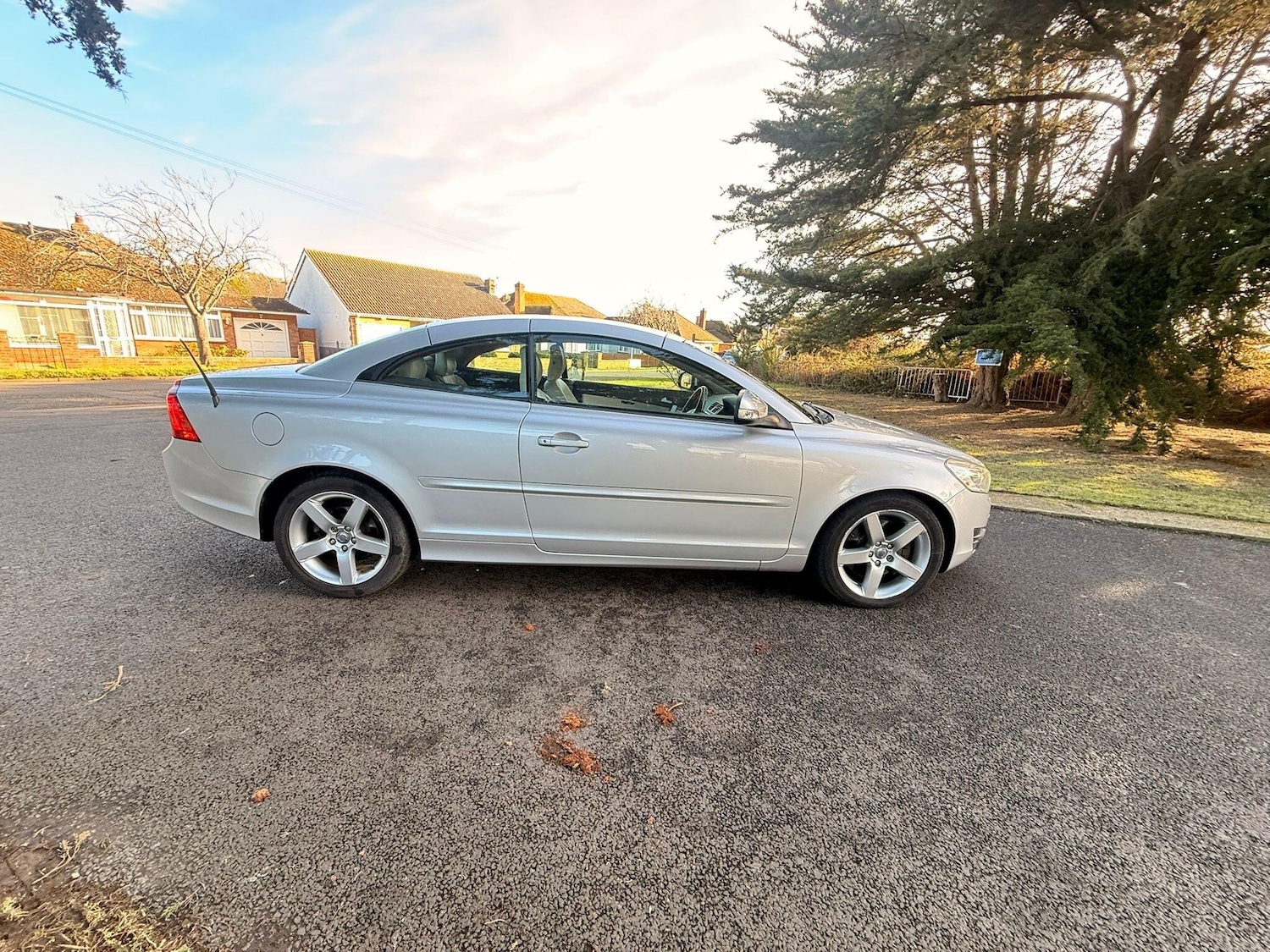 Used Volvo C70 2010 for sale - 77351334: Photo 24