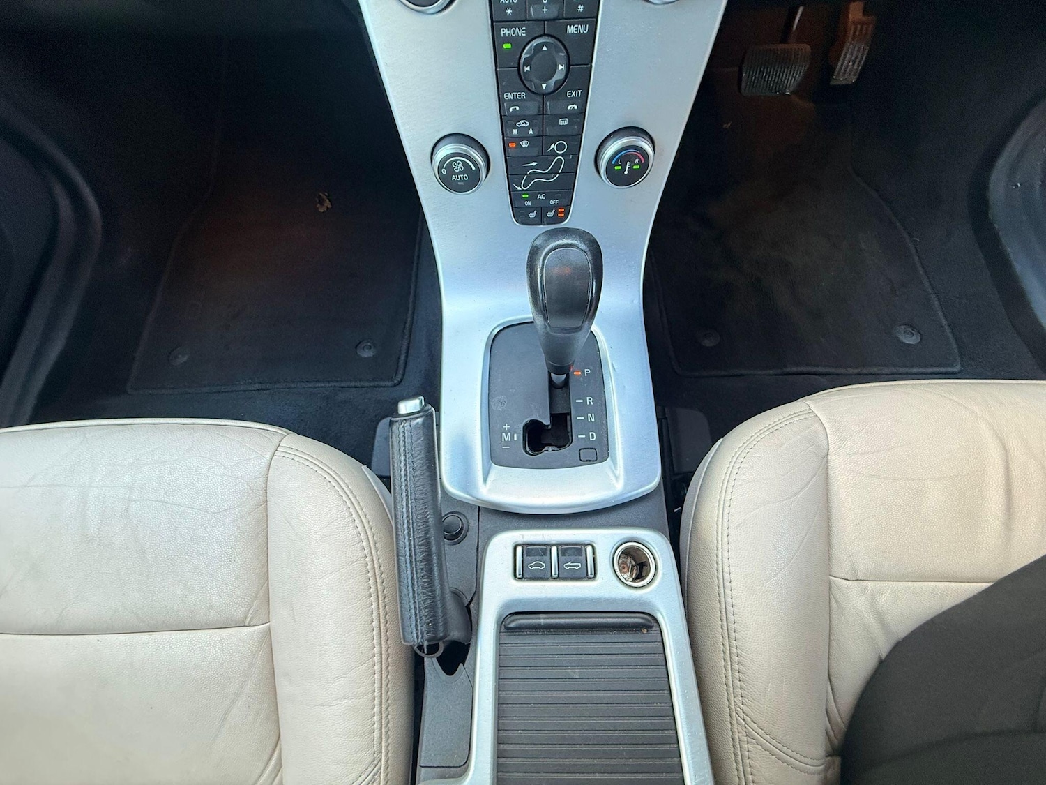 Used Volvo C70 2010 for sale - 77351334: Photo 26