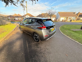 Used Nissan Leaf 2022 for sale - 77882770: Photo