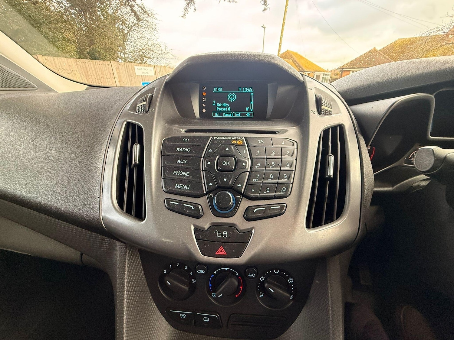 Used Ford Tourneo Connect 2015 for sale - 77550587: Photo 10